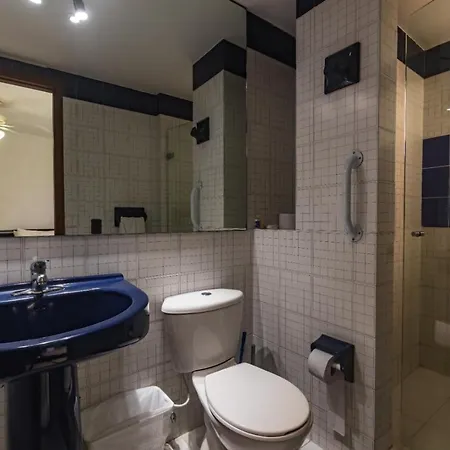 Cozy Castillogrande Beachfront Apartamento *