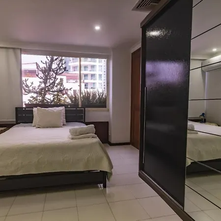 Cozy Castillogrande Beachfront Apartment Cartagena